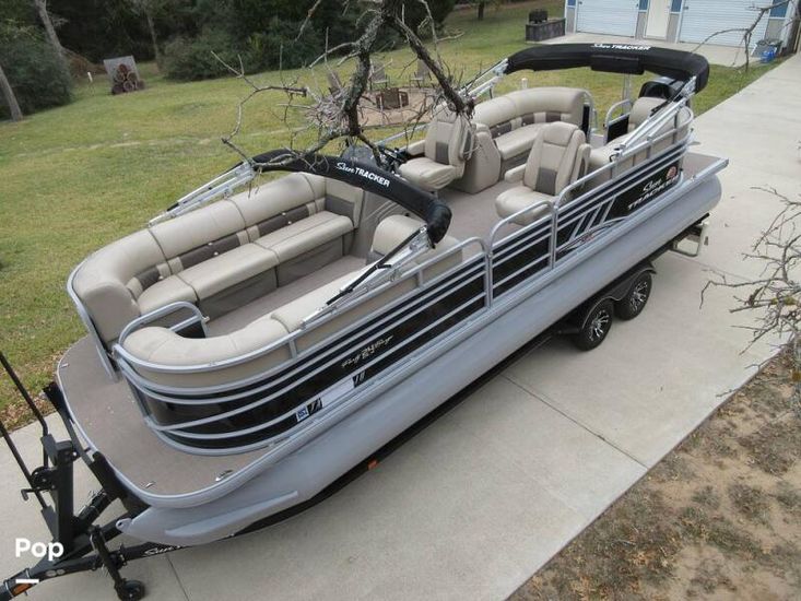 2020 Sun Tracker 24 party barge dlx