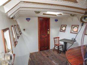 Dockyard 13, Motor tender