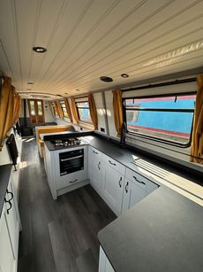 Stunning 57' Narrowboat (refitted)