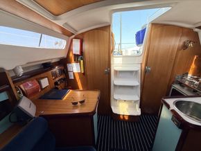 1998 Jeanneau Sun Odyssey 29.2 Lift Keel 13