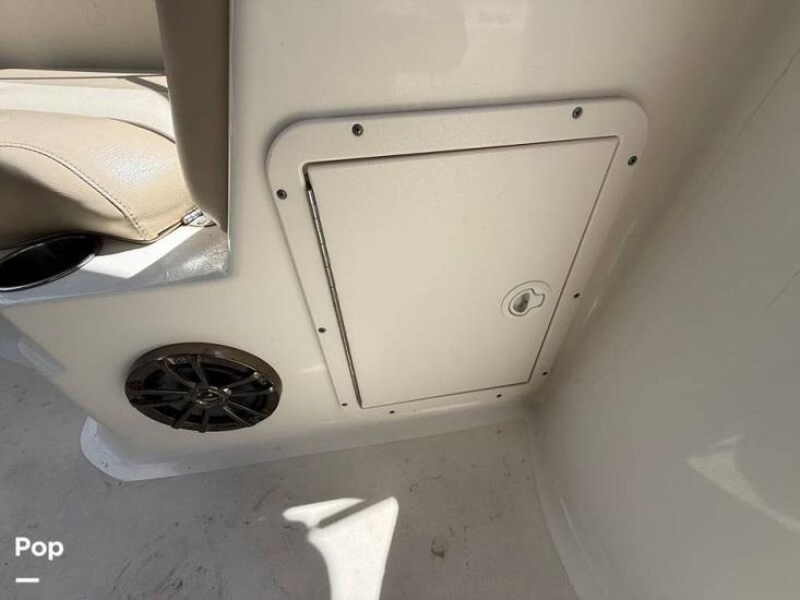2016 NauticStar 223 DC Sport Deck
