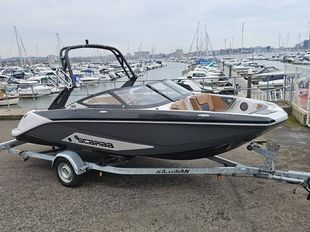 2018 Scarab 195