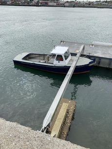 8M Work boat