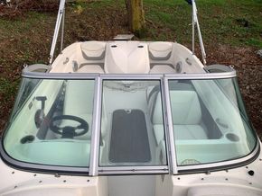 Bayliner 175 GT Bowrider - Windows