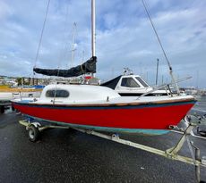 Westerly Nimrod 18' trailer sailer