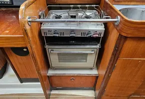 Beneteau Oceanis 320 for sale with BJ Marine