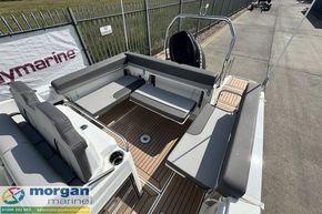 Jeanneau Cap Camarat 7.5 WA S3 - cockpit seating