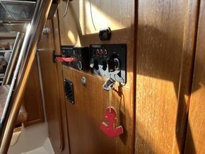 1993 Hunter Legend  Hunter Channel 323 42