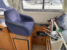 2000 Hardy Marine 32 Commander
