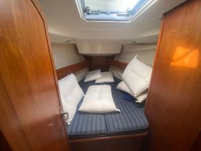 Jeanneau Sun Odyssey 43  - Forward Cabin