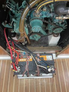 Beautifully maintained Dufour 32 Classic wheel steering shoal draft