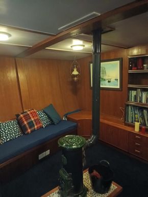 Saloon 