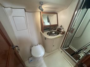 2010 Hunter Legend 41 Deck Saloon 45