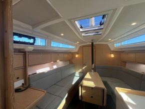 2023 Bavaria 34 Cruiser 13