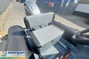 Zodiac Pro 420 - pilot seat