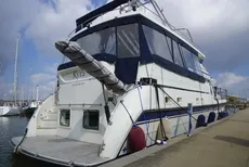 2005 Four Winns Horizon 240