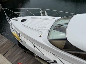Fairline Squadron 43  - Foredeck
