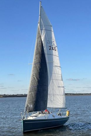 2001 Jeanneau Sun 2000