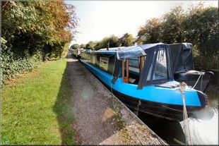47ft with residential mooring West London