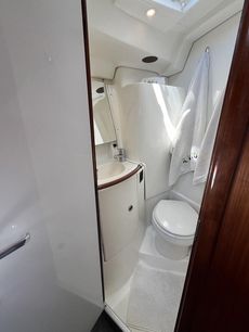 Exceptional condition Beneteau Oceanis 423 - Two Cabins