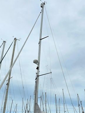 Bavaria 36 for sale with BJ Marine
