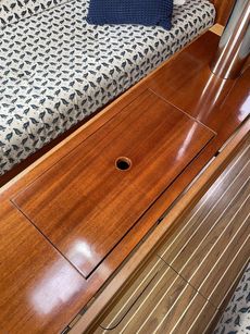 Beautifully maintained Dufour 32 Classic wheel steering shoal draft
