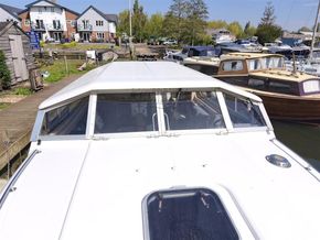 Connoisseur 1370 Large centre cockpit 3 double cruiser - Coachroof/Wheelhouse