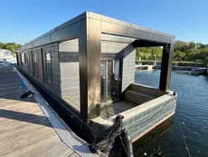 2010 Houseboat 60 x 13
