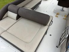 2017 Bayliner Element XR7