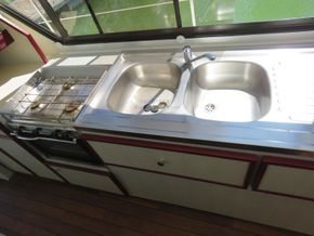 Nicols Sedan 1000 ex hire cruiser - Galley