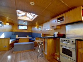 Sea Otter Dutch Barge 15m with London mooring available... - Interior