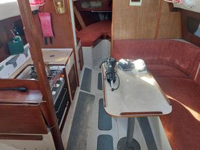 Tomahawk 25 - Great Value - Interior