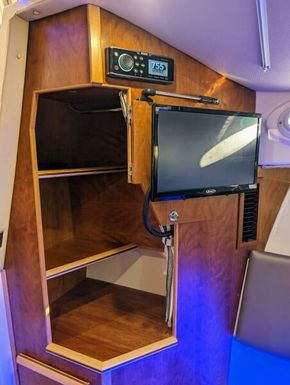 15 Master Stateroom (11)