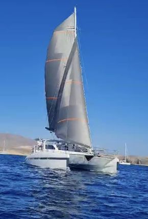 Dean 440 Sailing