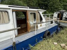 36ft by 9ft 6' Dutch Barge