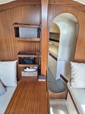 Westerly Centaur - Companionway
