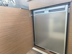 2021 Jeanneau Merry Fisher 1095  Flybridge
