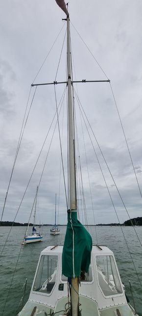 Mast, spreaders & doghouse