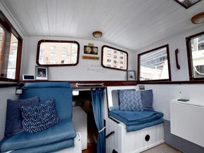 Classic Motor Cruiser 42ft  - Interior