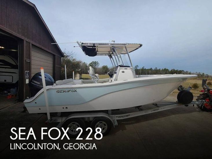 2021 Sea Fox 228 commander