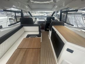 2024 Bavaria SR38HT 3