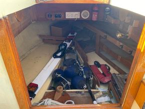 Memory  19 Converted to launch boat - Companionway