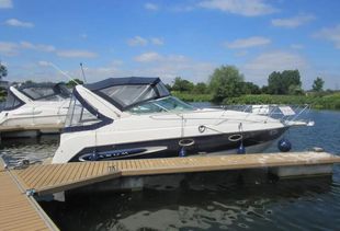 2000 Maxum 2800 Scr
