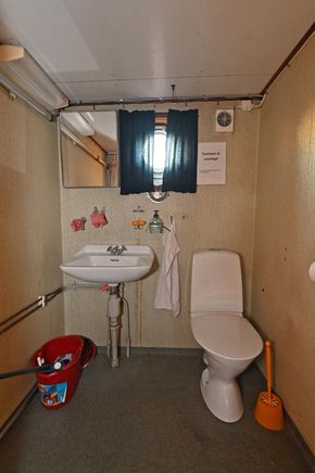 Toilett on main deck