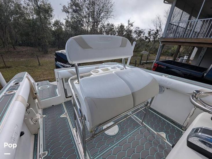 2004 Boston Whaler 240 Outrage