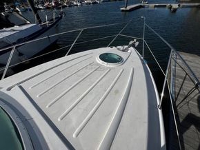 Fairline Targa 28  - Foredeck