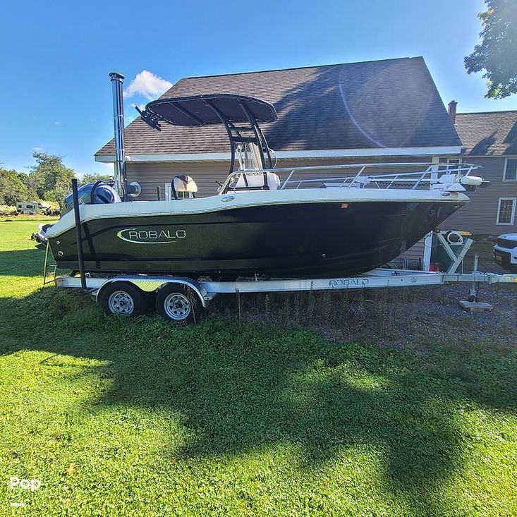 2019 Robalo 202 explorer