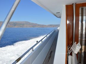 Versil Craft 26 Aft Cabin, Flybridge, 2 separate crew cabins - Side Deck