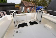 2011 Rodman 810