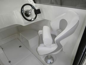 Helm seat